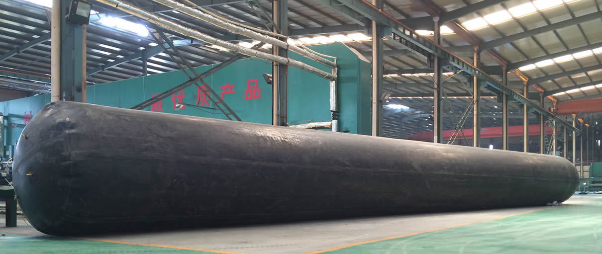 There is one inflatable rubber mandrel in the warehouse, and it is nearly ten meters long.